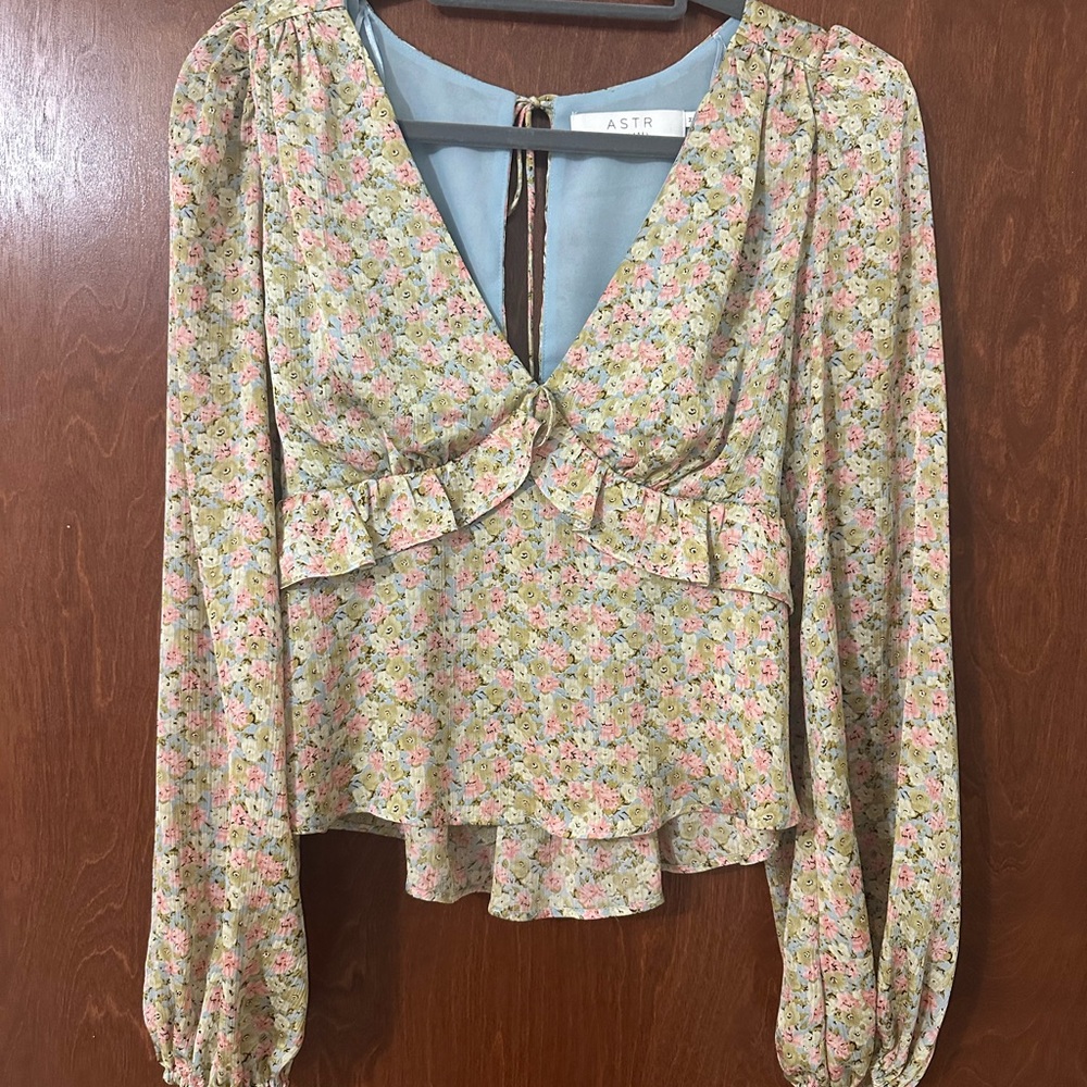 ASTR the Label Tie Back Ruffle Blouse